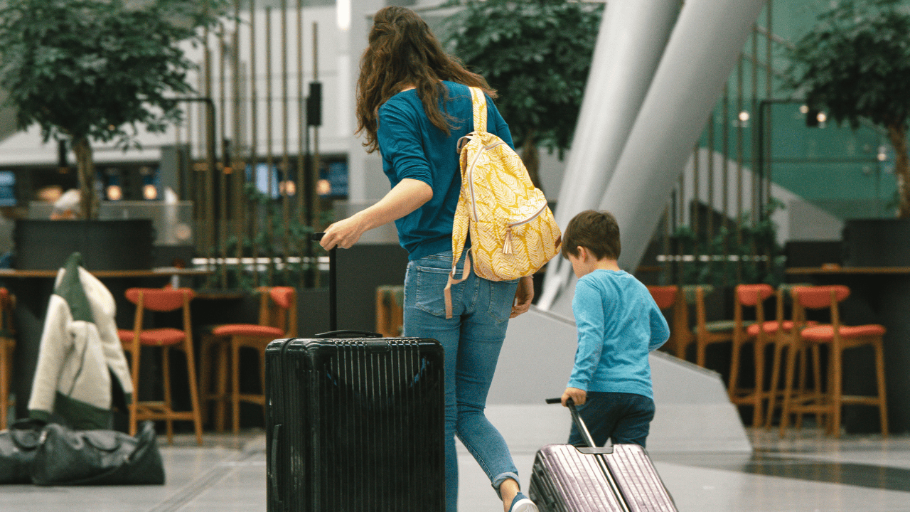 Salida del país de menores de edad