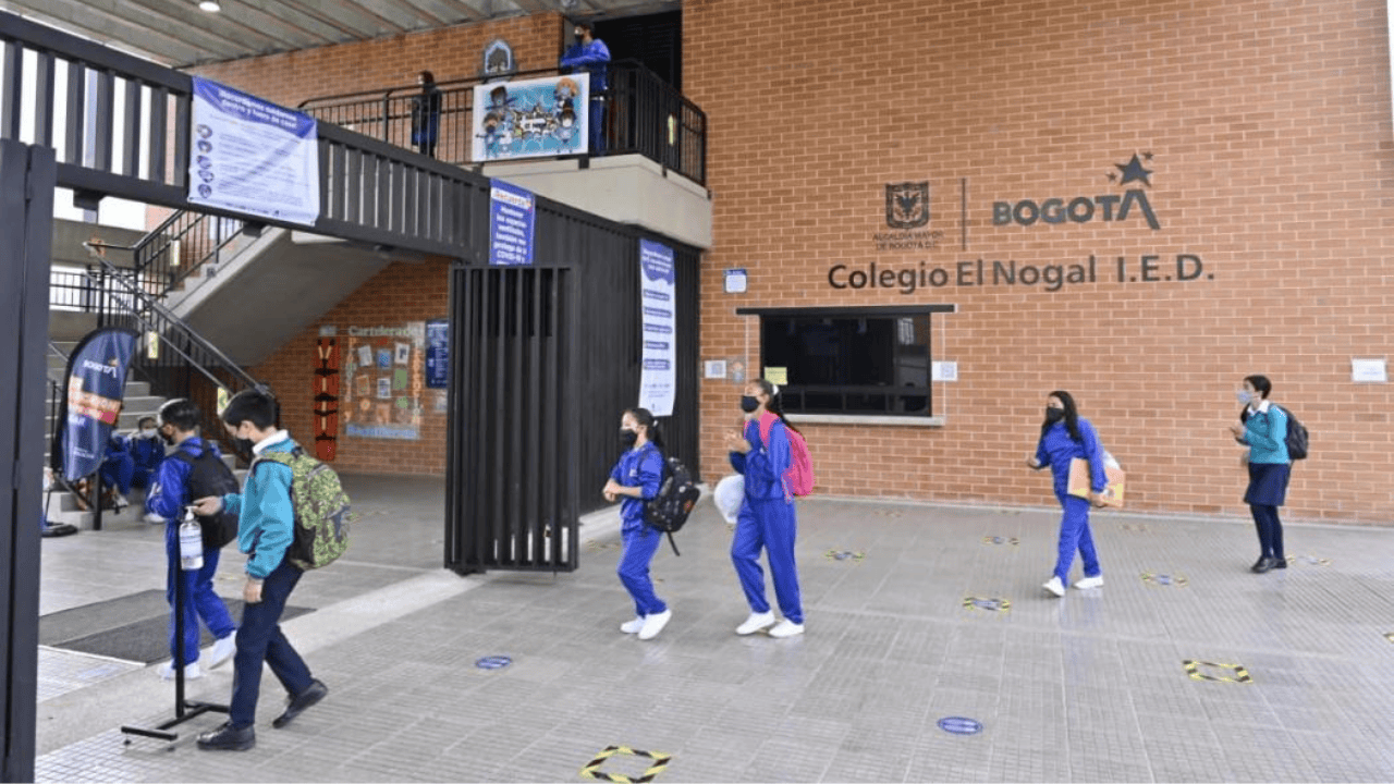 Estudiantes del colegio El Nogal, en Ciudad Bolívar, Bogotá