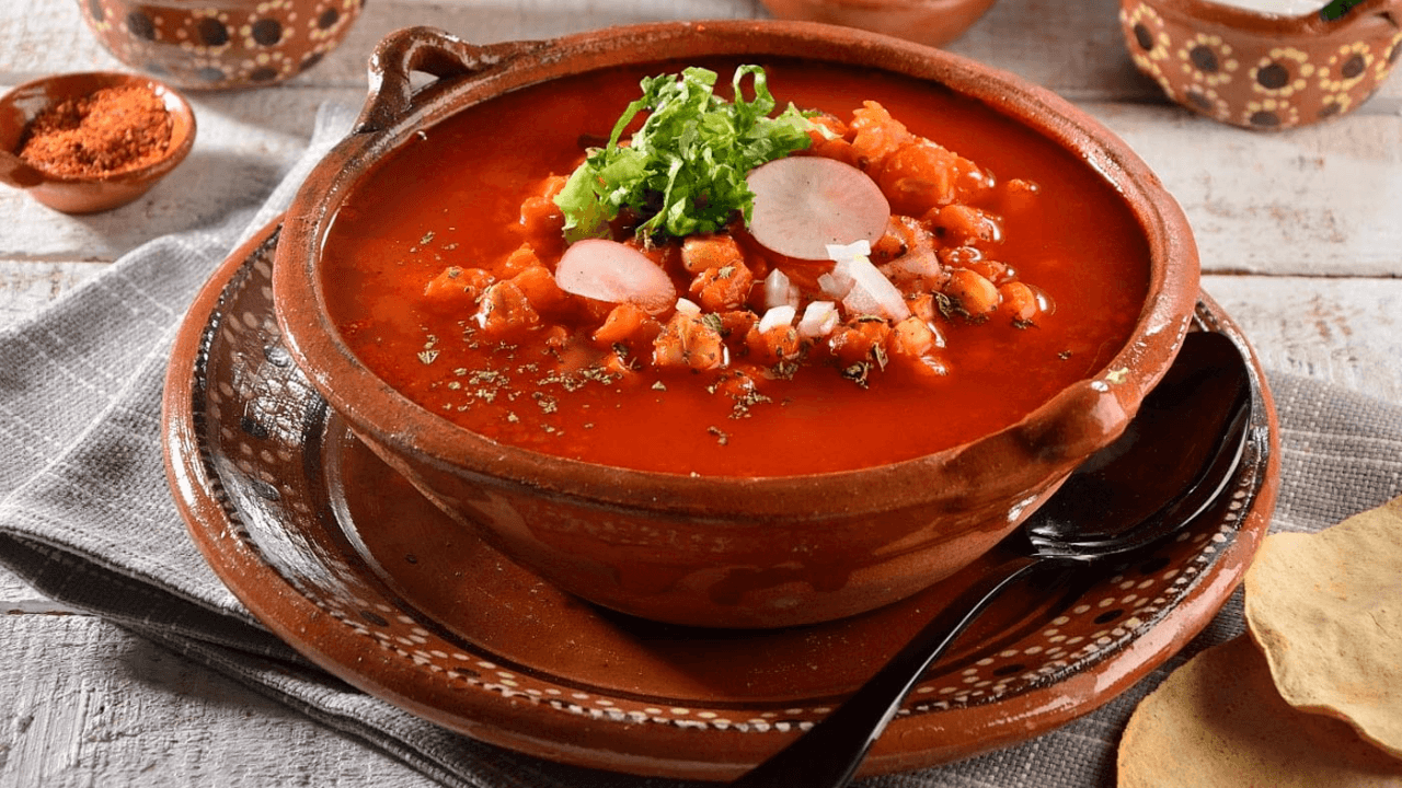Plato de pozole Plato de pozole