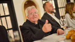 El padre Diego Jaramillo, líder de El Minuto de Dios, denunció el uso de su imagen y voz en una campaña publicitaria fraudulenta creada con inteligencia artificial. Créditos: minutodedios_oficial/Instagram