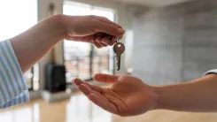 En la foto: Entrega de llaves