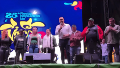 Alcalde de Marinilla en escenario de la fiesta La vaca en la torre